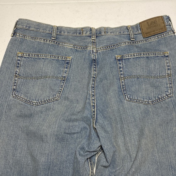 Lee premium select relaxed straight leg sz 42x32 - Picture 2 of 7